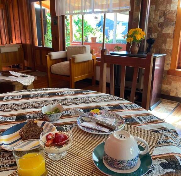 Bed and Breakfast Hostal Siete Colores, Melipeuco