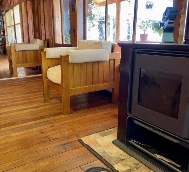 Bed and Breakfast Hostal Siete Colores, Melipeuco