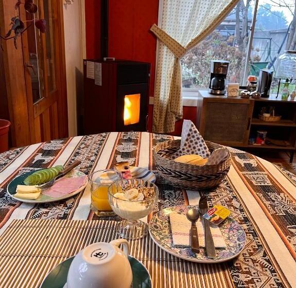 Bed and Breakfast Hostal Siete Colores, Melipeuco