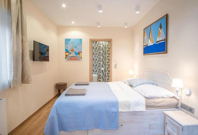 تختخواب و صبحانه Kiss Henézi Guest House