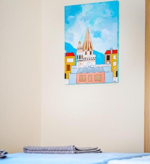 تختخواب و صبحانه Kiss Henézi Guest House