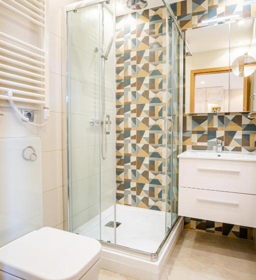 تختخواب و صبحانه Kiss Henézi Guest House