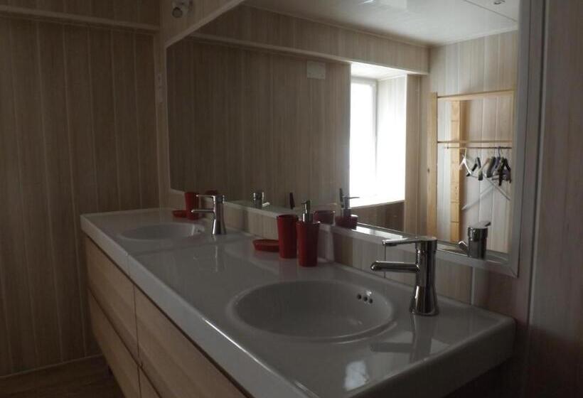 住宿加早餐  La Chuchotiere