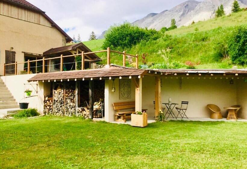 住宿加早餐  La Tourtette