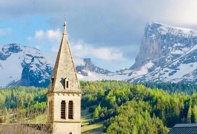 住宿加早餐  La Tourtette