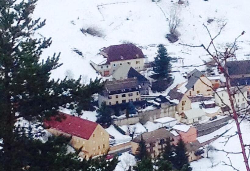 住宿加早餐  La Tourtette