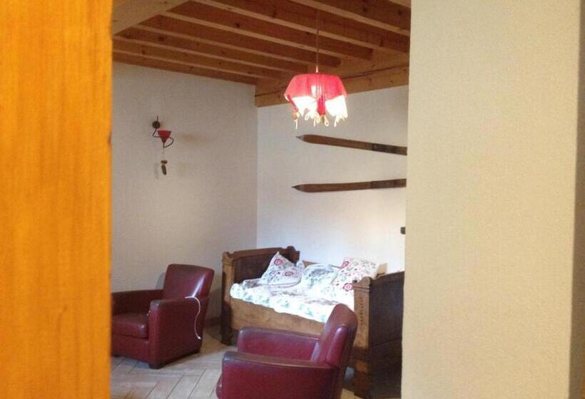 住宿加早餐  La Tourtette