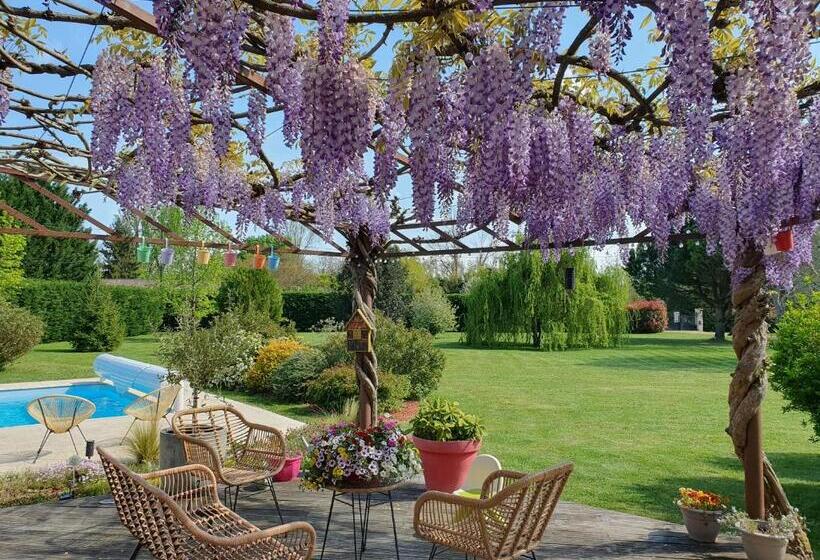 مبيت وإفطار Suite Climatisée Avec Entrée Privative Les Deux Glycines