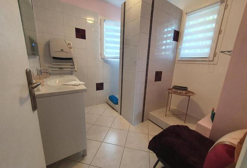 Bed and Breakfast Suite Climatisée Avec Entrée Privative Les Deux Glycines