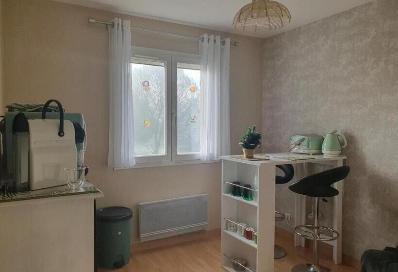 مبيت وإفطار Suite Climatisée Avec Entrée Privative Les Deux Glycines