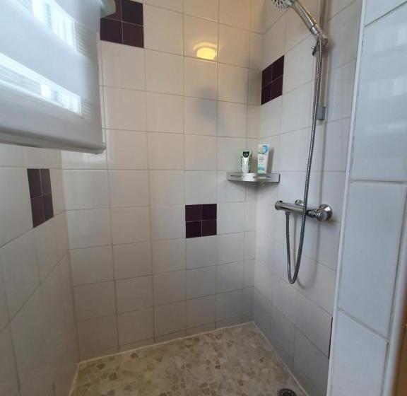 مبيت وإفطار Suite Climatisée Avec Entrée Privative Les Deux Glycines