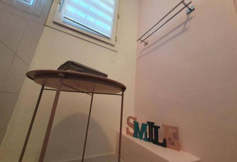 مبيت وإفطار Suite Climatisée Avec Entrée Privative Les Deux Glycines