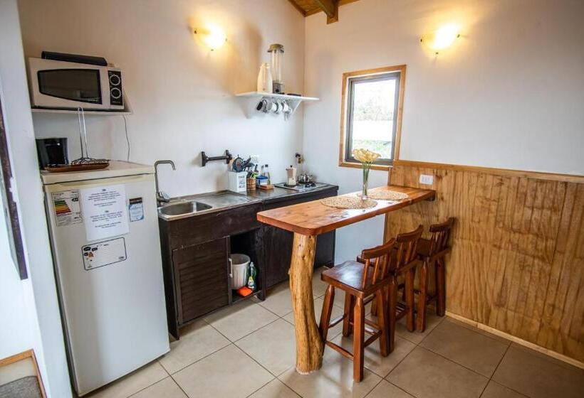 مبيت وإفطار Ngahu Bungalows Alojamiento Frente Al Mar En El Centro De Rapa Nui