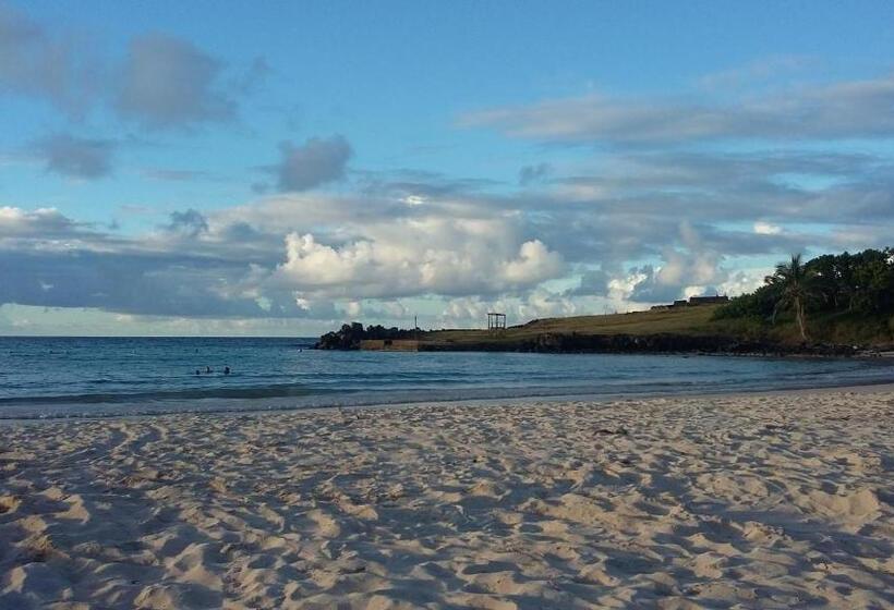 ベッドアンドブレックファースト Ngahu Bungalows Alojamiento Frente Al Mar En El Centro De Rapa Nui