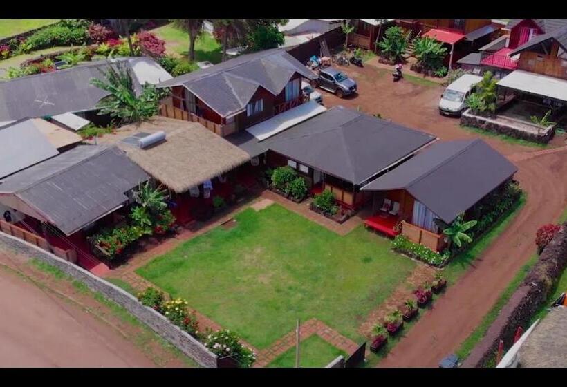 مبيت وإفطار Ngahu Bungalows Alojamiento Frente Al Mar En El Centro De Rapa Nui