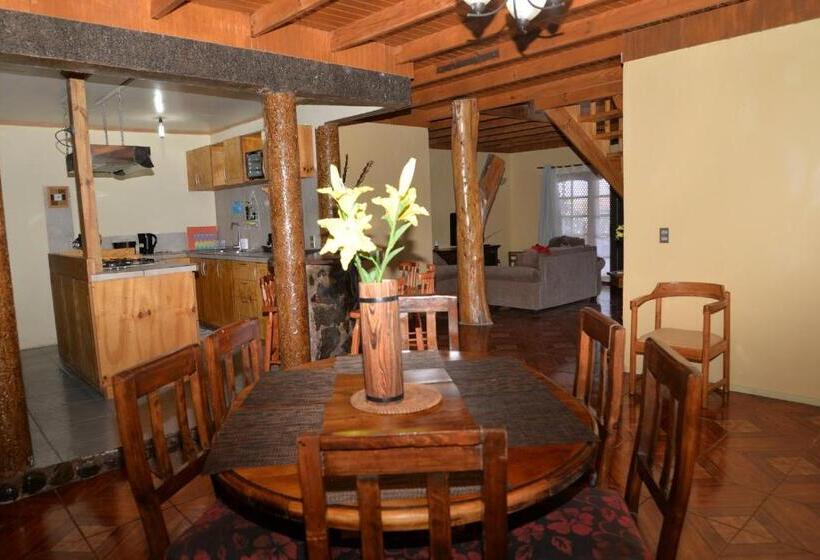 مبيت وإفطار Ngahu Bungalows Alojamiento Frente Al Mar En El Centro De Rapa Nui