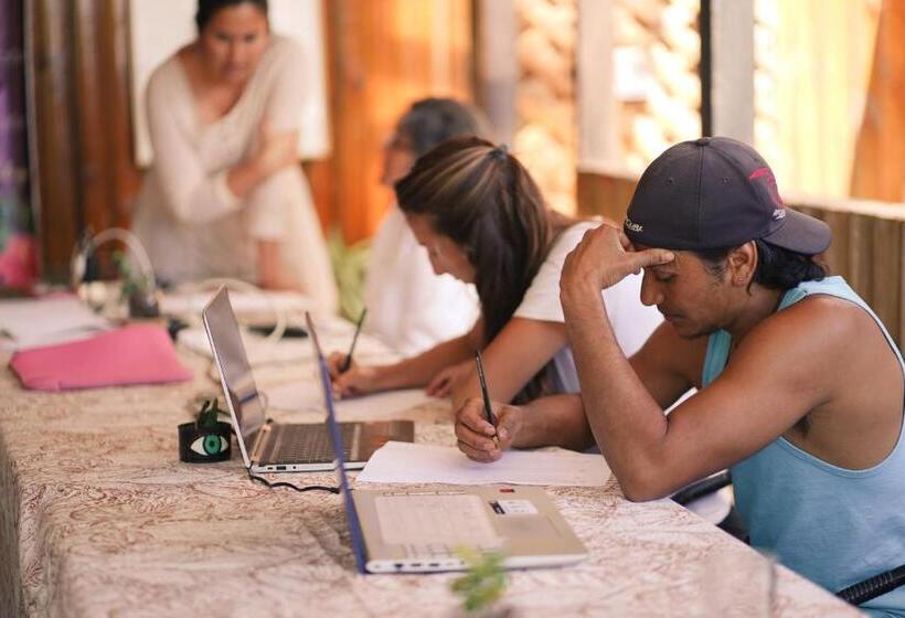 ベッドアンドブレックファースト Ngahu Bungalows Alojamiento Frente Al Mar En El Centro De Rapa Nui