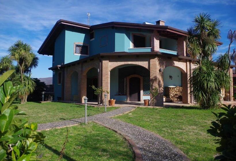 Caledonia B&b