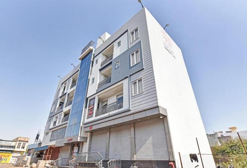 Collection O 70296 Hotel Sarover