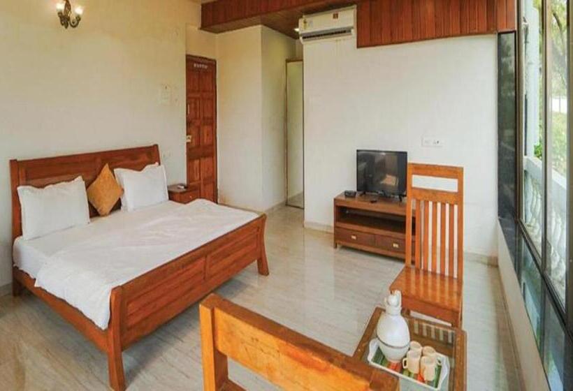 Fabhotel Highland Park