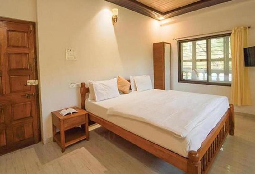 Fabhotel Highland Park