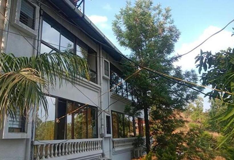 Fabhotel Highland Park