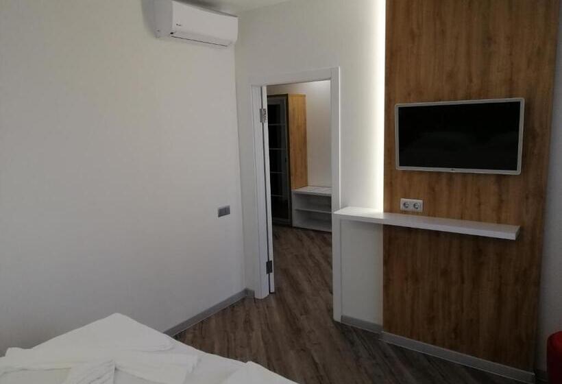 Otel гостинний двір