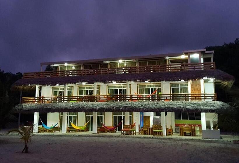 هتل Casa Gaia Mompiche