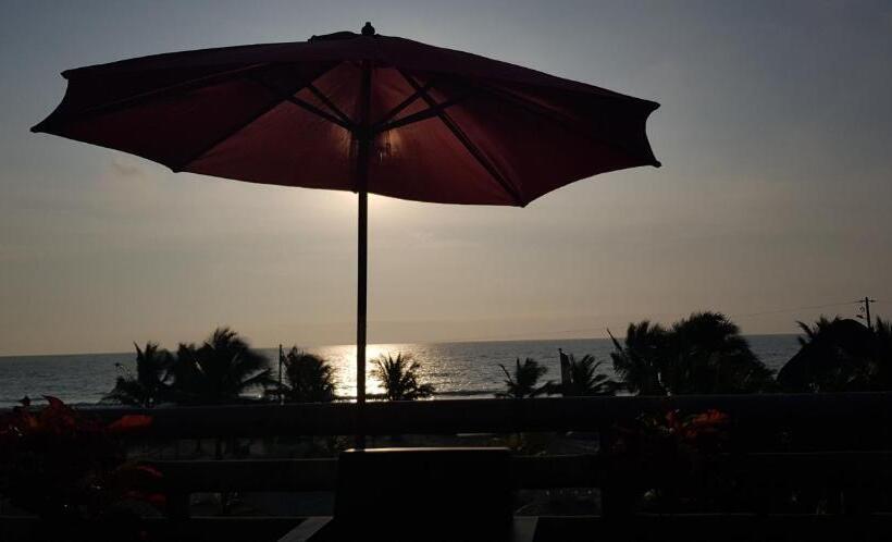 هتل Casa Gaia Mompiche