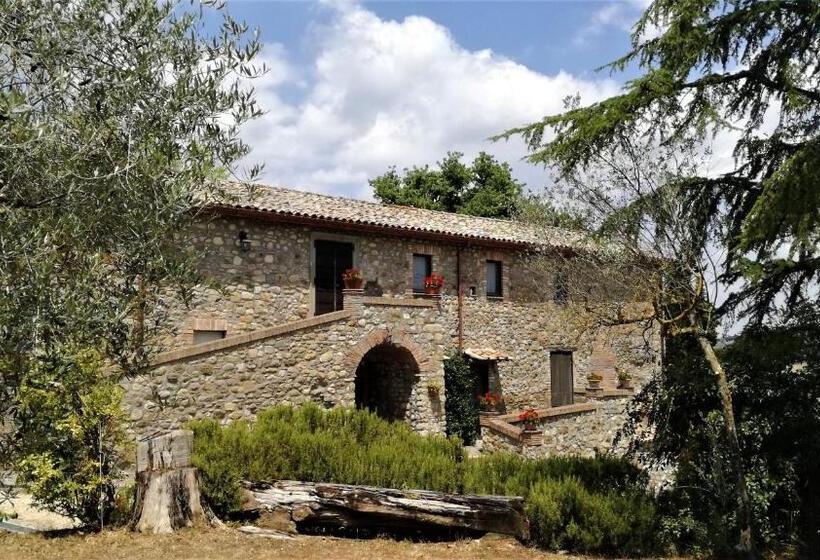 فندق Casale Montemoro