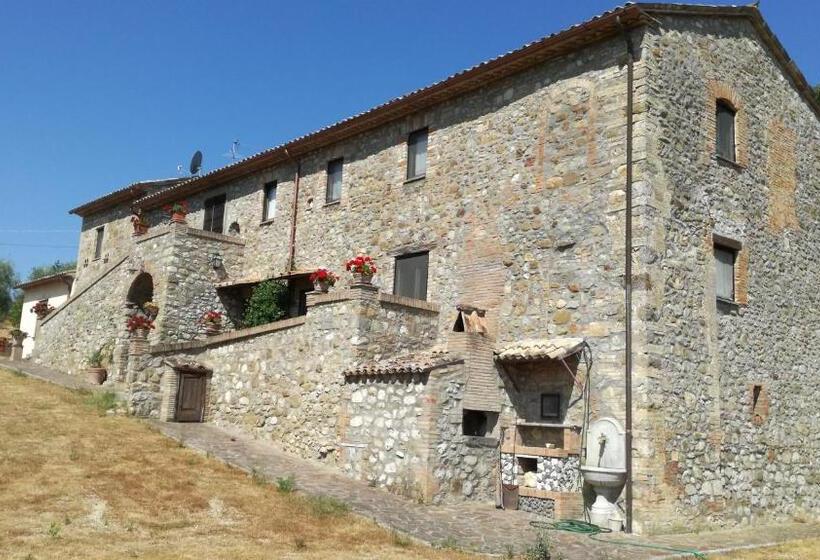 فندق Casale Montemoro