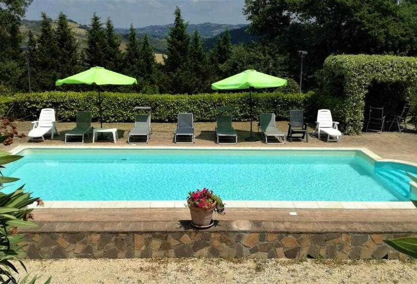 فندق Casale Montemoro