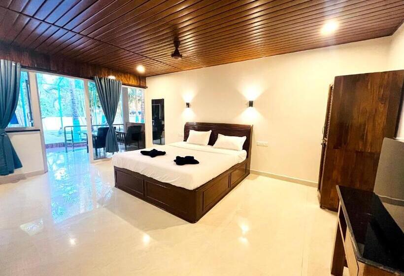 בית מלון כפרי Crystall Goa Emerald Edition