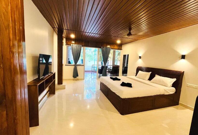 בית מלון כפרי Crystall Goa Emerald Edition