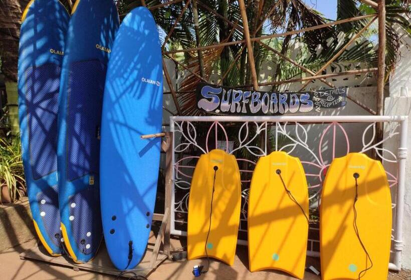 בית מלון כפרי Crystall Goa Emerald Edition