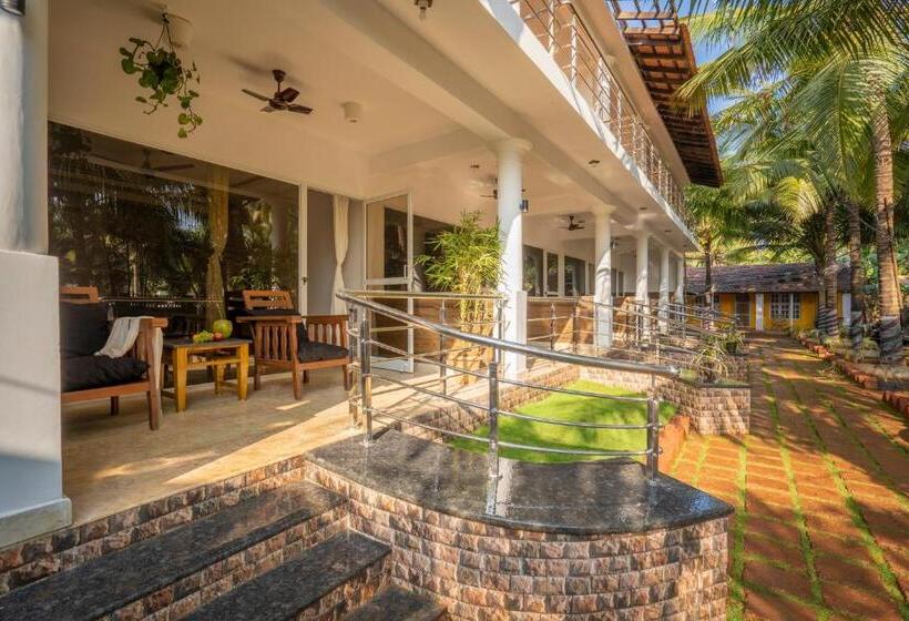 בית מלון כפרי Crystall Goa Emerald Edition