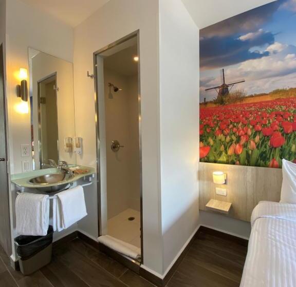 Отель Hi! Monterrey Aeropuerto