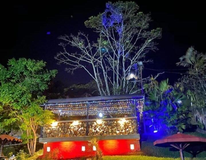 ホテル Hosteria Los Alpes De San Roque