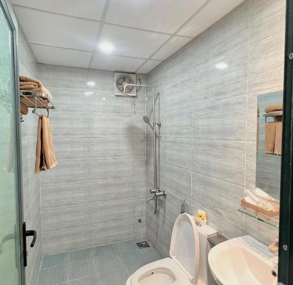 هتل Khách Sạn Khang điền 2