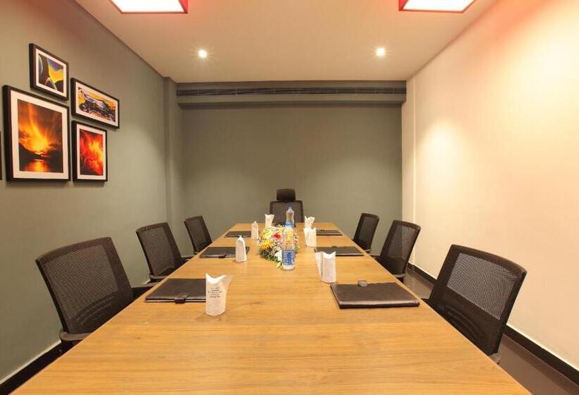 호텔 National Park Residency