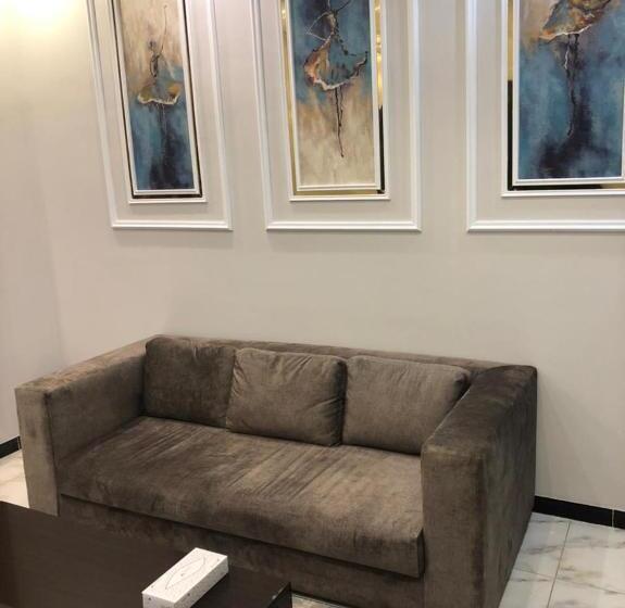 فندق Opera Suites