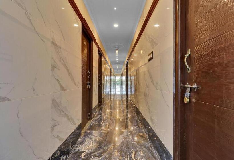 Отель Oyo Flagship Green Park Residency