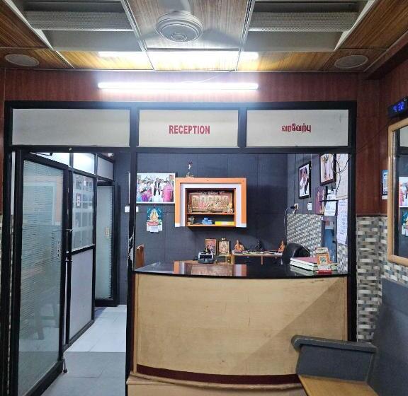 ホテル Oyo Flagship M. P Residency