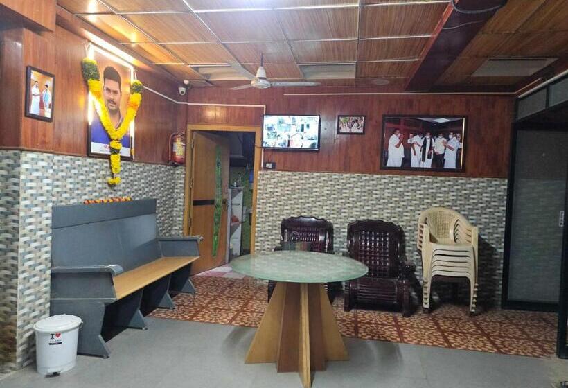 ホテル Oyo Flagship M. P Residency