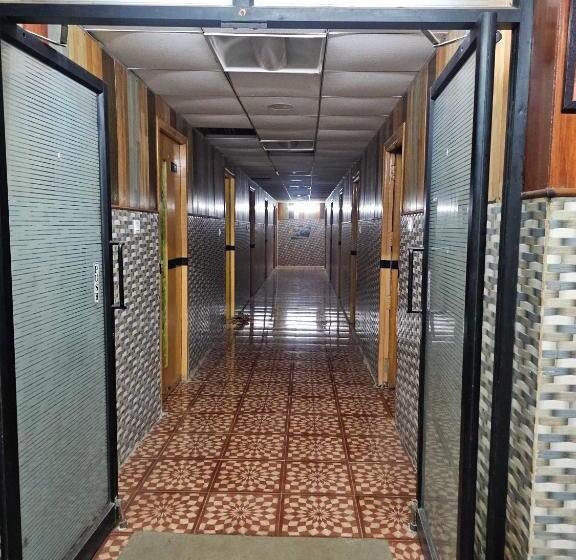 ホテル Oyo Flagship M. P Residency