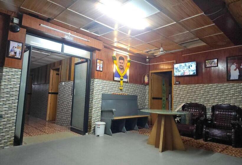 ホテル Oyo Flagship M. P Residency