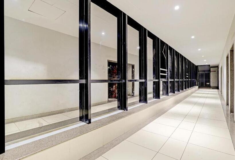 Отель Oyo Rishta And Jahan Banquet And Rooms