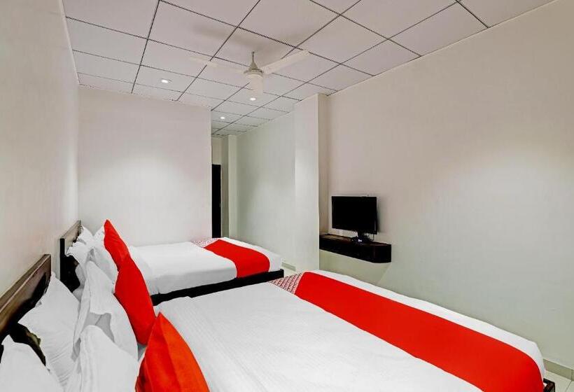 Отель Oyo Rishta And Jahan Banquet And Rooms