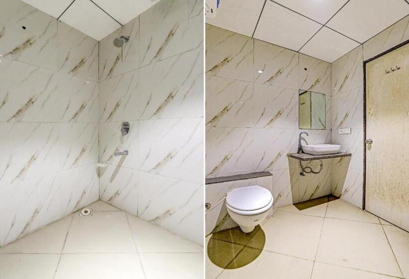 Отель Oyo Rishta And Jahan Banquet And Rooms