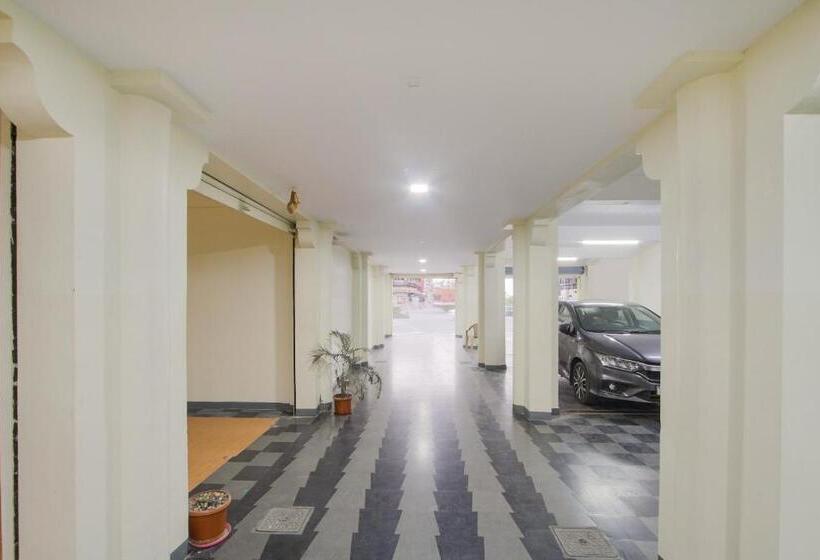 호텔 Oyo Sree Laxmi In